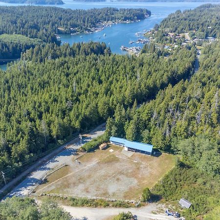 Отель Woods End Landing Bamfield Экстерьер фото