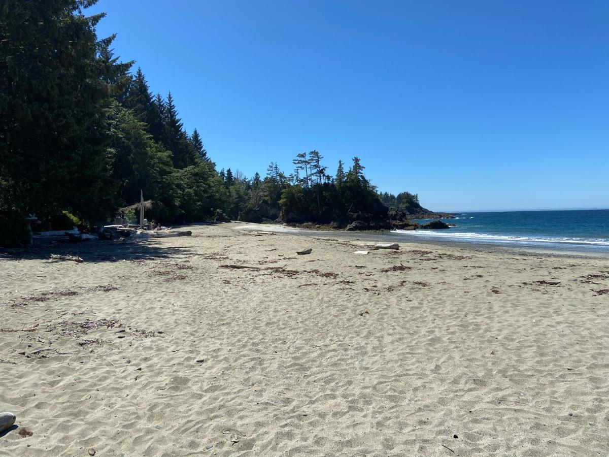 Отель Woods End Landing Bamfield Экстерьер фото