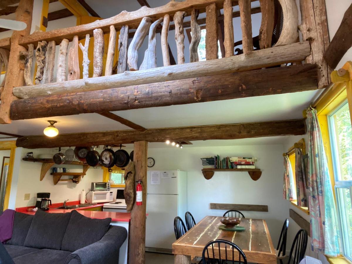 Отель Woods End Landing Bamfield Экстерьер фото