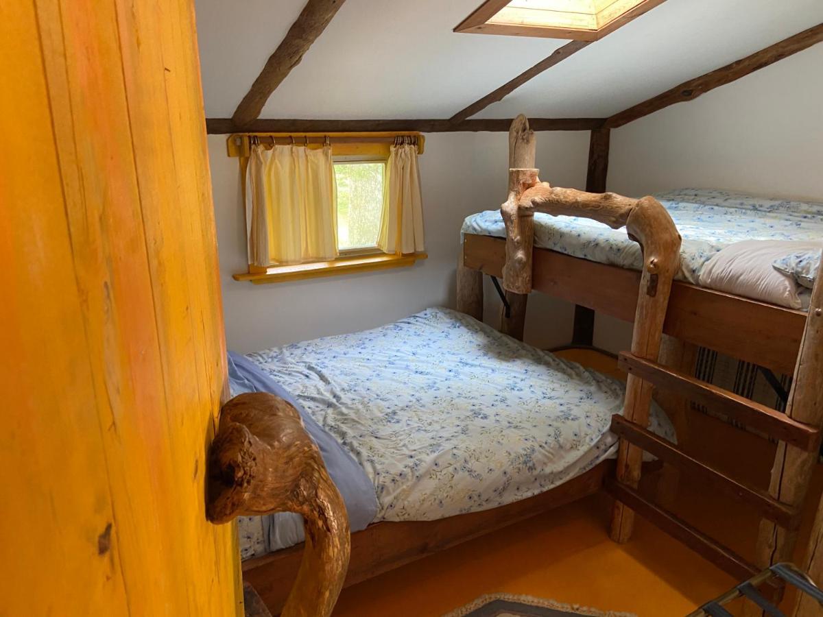 Отель Woods End Landing Bamfield Экстерьер фото
